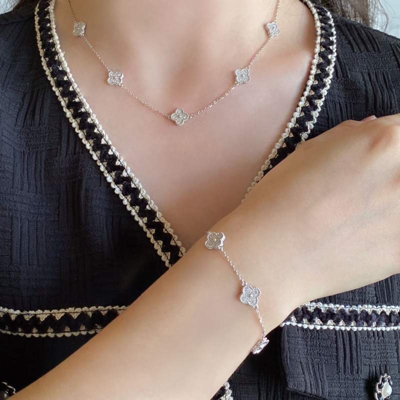 Vca Necklaces